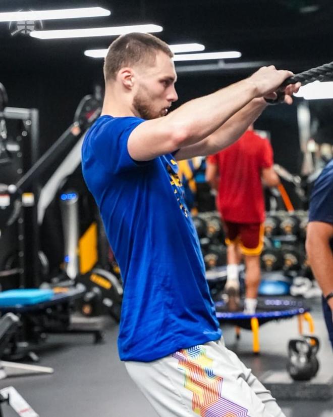 转会期丹佛掘金调整名单以备欧超杯；篮板制胜环节打磨；态度坚定；训练强度明显提升的简单介绍-乐鱼网址