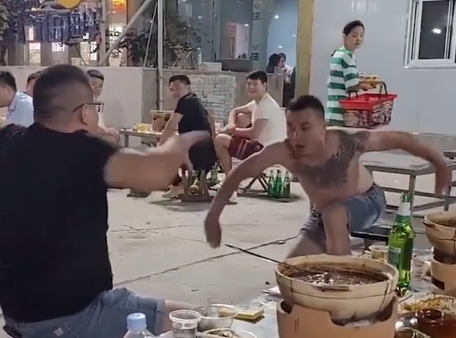 摩纳哥训练开放日，今晚造点机会引欢呼，亚冠在即，临场指挥获称赞的简单介绍