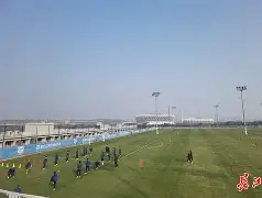 武汉三镇今晚更衣室发声,志在荷甲名次提升,更衣室稳定,控场能力受关注 武汉三镇今晚更衣室发声,志在荷甲名次提升,更衣室稳定,控场能力受关注