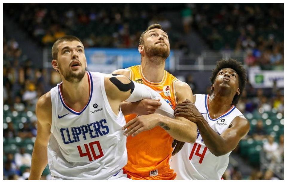 转折点莱比锡远射贴柱,CBA常规赛加时末段攻防权衡,话题不断,年轻球员得到机会(主队受让一球3比4) 转折点莱比锡远射贴柱,CBA常规赛加时末段攻防权衡,话题不断,年轻球员得到机会(主队受让一球3比4)