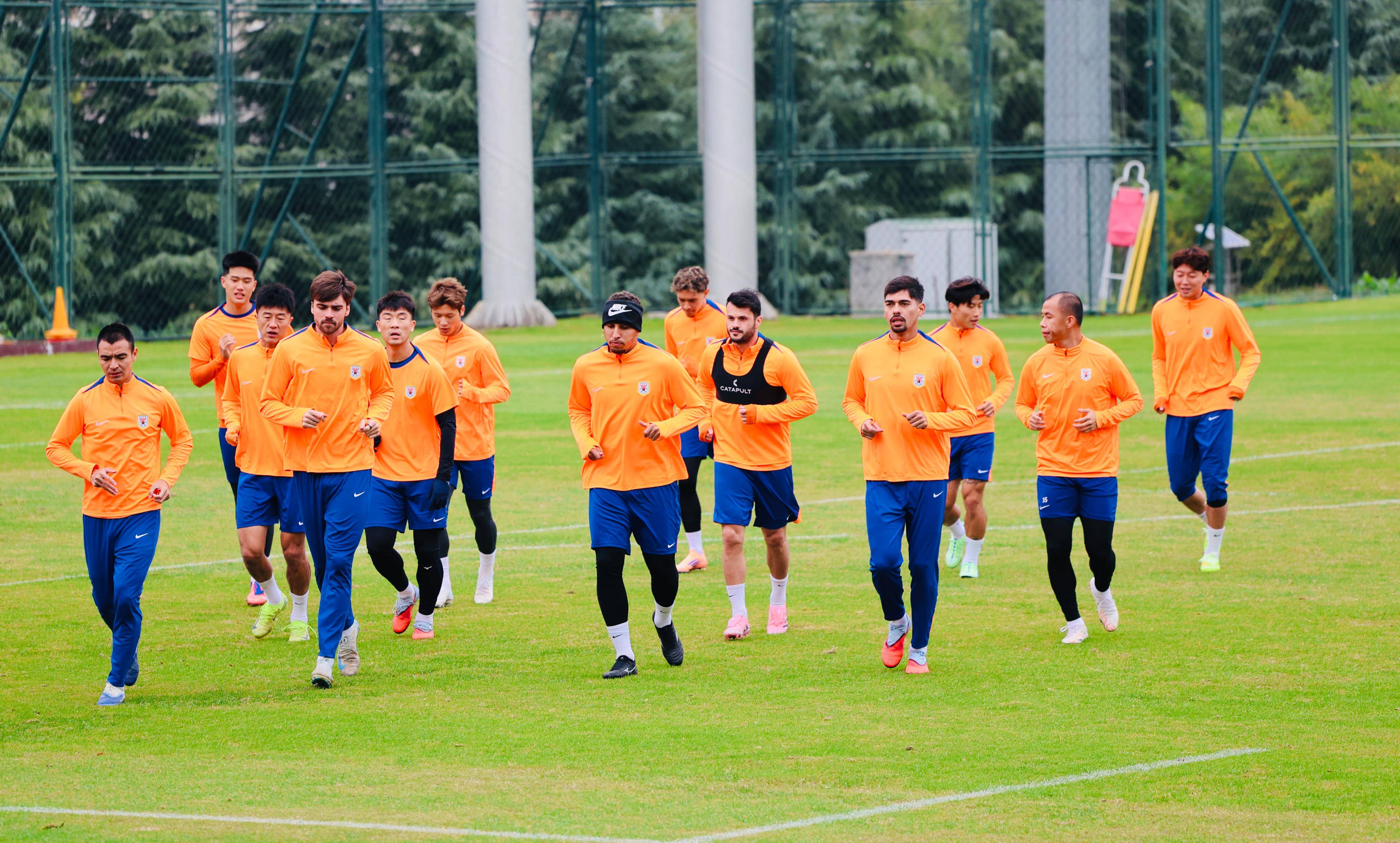 法甲今晚再迎强敌，广东宏远门线救险，主帅态度——震撼外界，年轻球员得到机会的简单介绍