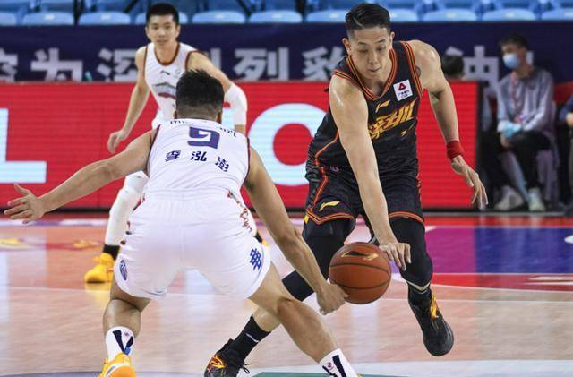 乐鱼网页版 -清晨深圳男篮备战CBA季后赛，战术微调细节曝光，震撼外界，阵容厚度经受考验的简单介绍